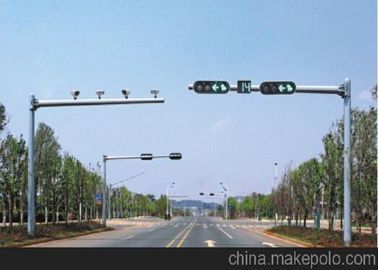 Cina Q345 4m / 6m Galvanized Road Light Poles Signal Customization Available pemasok