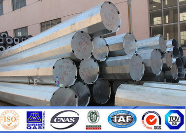 Cina 34m Polygonal High Mast Light Pole Hot Dip Galvanized Dengan Sistem Lifting pemasok