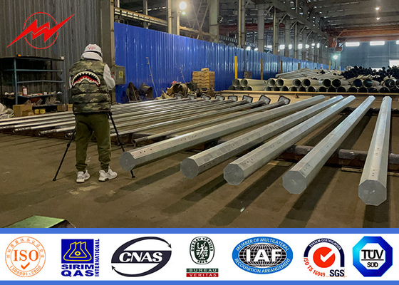 Cina 35FT Steel Power Pole dengan ketahanan terhadap kondisi buruk dan dimensi yang akurat pemasok