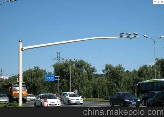 6000mm Height Galvanized Traffic Light Signals Columns Single Bracket For Horizontal Mounting