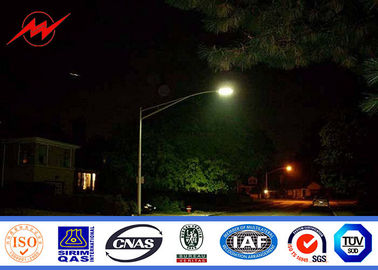 Hot Dip Galvanized Street Light Pole Dengan Color Polyester Power Coating