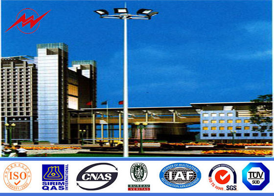 45M 80 nos Lampu LED Galvanized High Mast Light Pole With Round Lantern Carriage