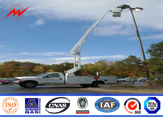 Outdoor Multi Sided Solar 8M sampai 14M Height Street Light Poles With 2M Cross Arm