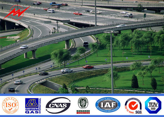 Hexagonal / Octagonal 25m 30m Tiang Lampu Tinggi dengan Sistem Aotumatic Hoisting