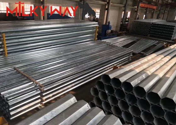 Tiang Lampu Lalu Lintas Galvanis Tinggi 10M Lengan Palang 7M