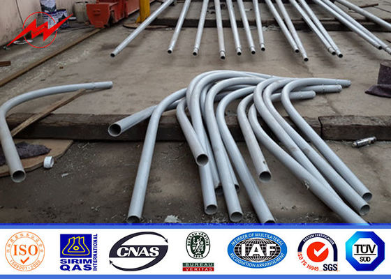 Tiang Lampu Jalan Luar Ruangan Oktagonal 5M Hingga 15M Dengan Lengan Lipat Ganda 60mm Dia