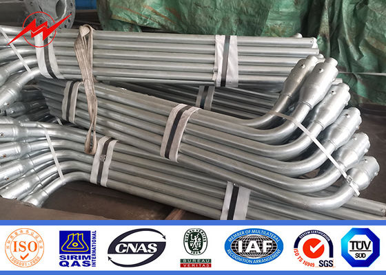 6m Solar Street Light Pole dengan Kecerahan 90-100lm/W dan Perlindungan IP65